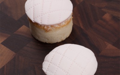 Petite Champagne Cakes, Perfect for an Intimate Valentine's Day Dessert