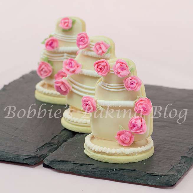 royal icing piped roses how to to sugar paste roses tutorial how to  