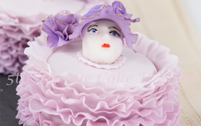 Mini Bonnet Frill Cake