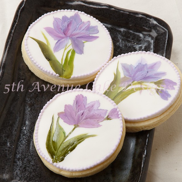 learn how to paint on cakes and cookies