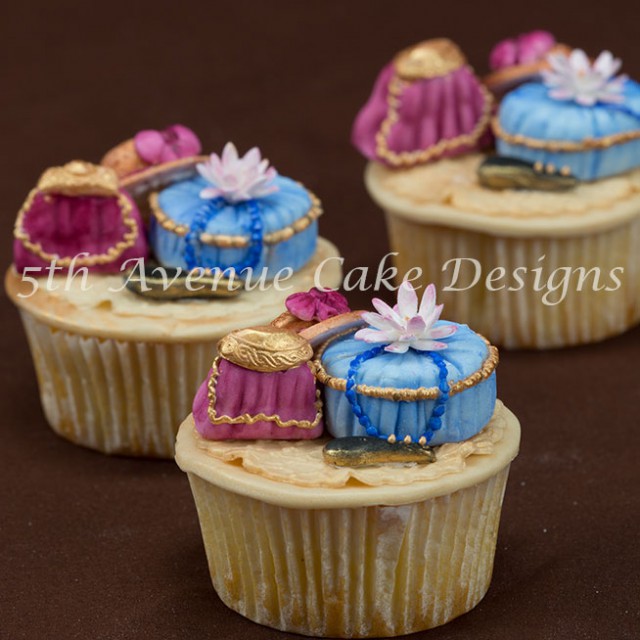 learn how to make victorian inspired fashion cupcakes for a wedding