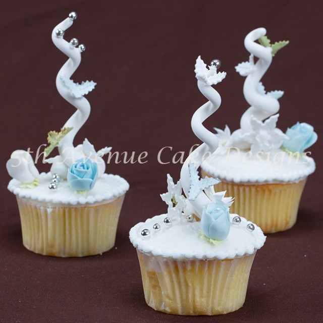 Whimsical cupcakes by Bobbie Noto