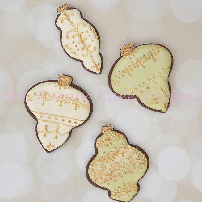 How to Decorate Delicate Ornament Cookies