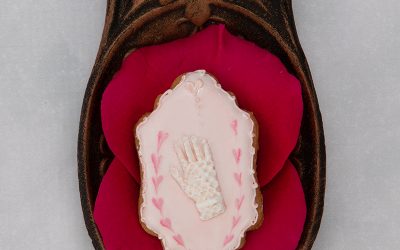 Romantic Lace Glove Cookie Inspired by Downtown Abbey 💐🎊💘